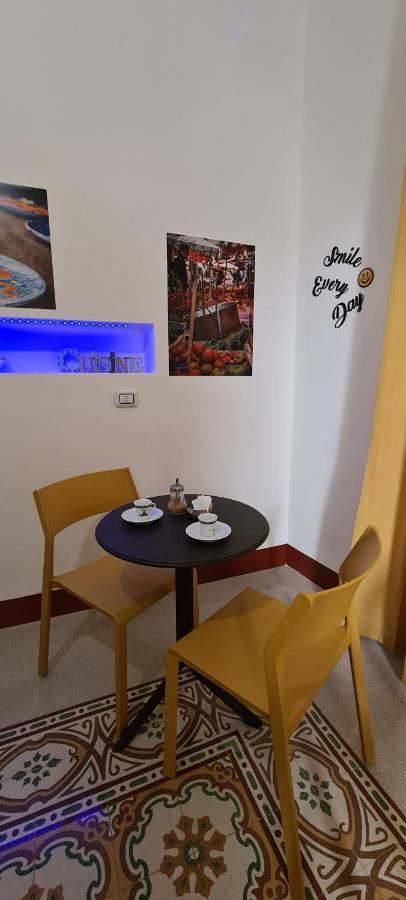 Ballaro Guest House Palermo Bagian luar foto