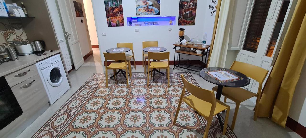 Ballaro Guest House Palermo Bagian luar foto
