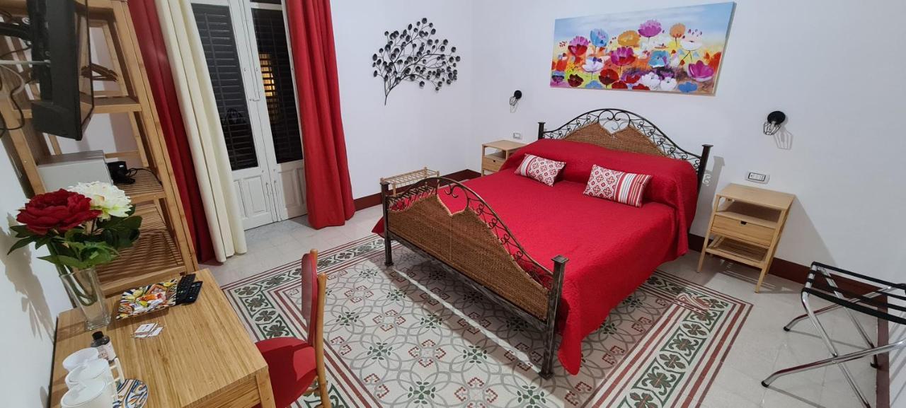 Ballaro Guest House Palermo Bagian luar foto