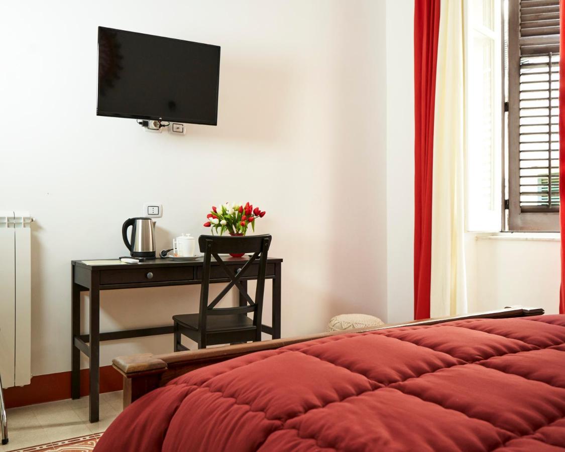 Ballaro Guest House Palermo Bagian luar foto