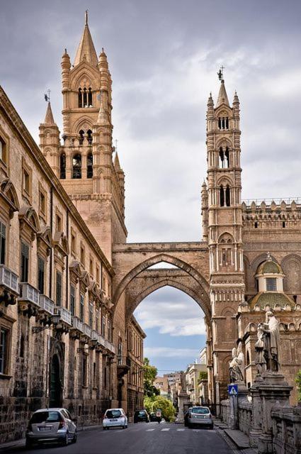Ballaro Guest House Palermo Bagian luar foto